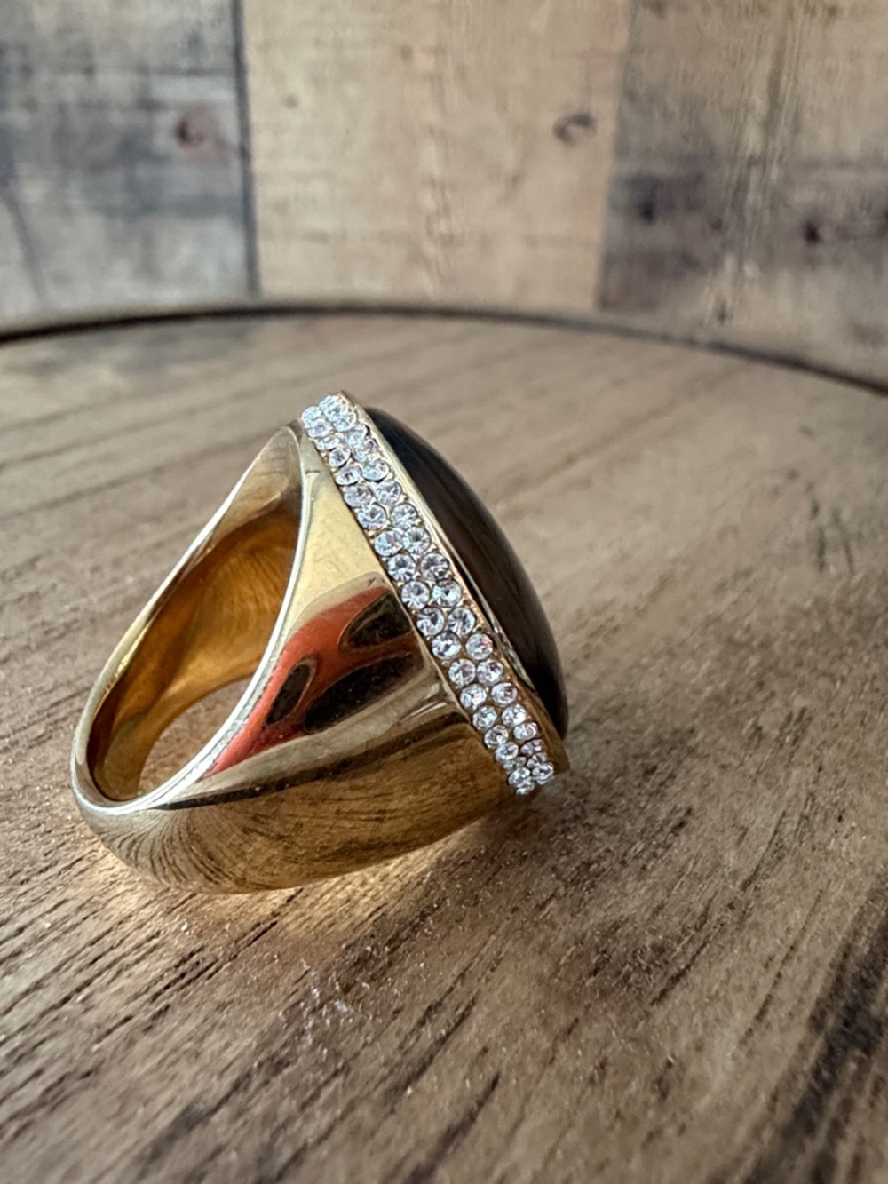 Vintage inspired Michael Kors Gold Tone & Tortoise Cocktail Ring - Picture 10 of 11